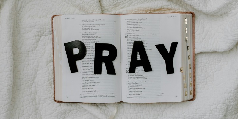 pray